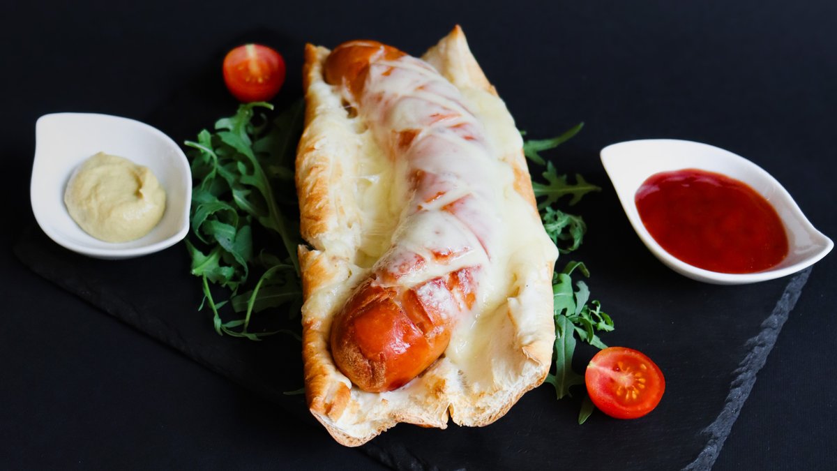 Hot dog sa topljenim sirom