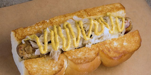 Das Brat Sausage Boxed Lunch