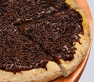 Pizza Média De Brigadeiro