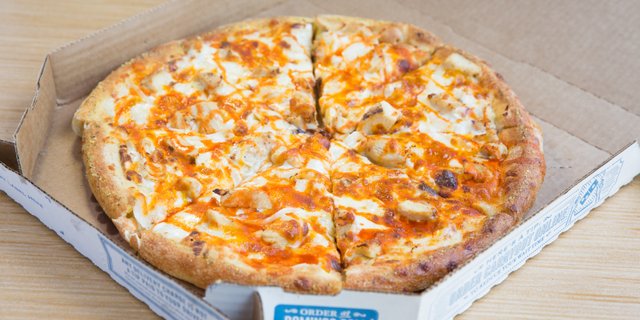 Hand-Tossed Buffalo Chicken Pizza