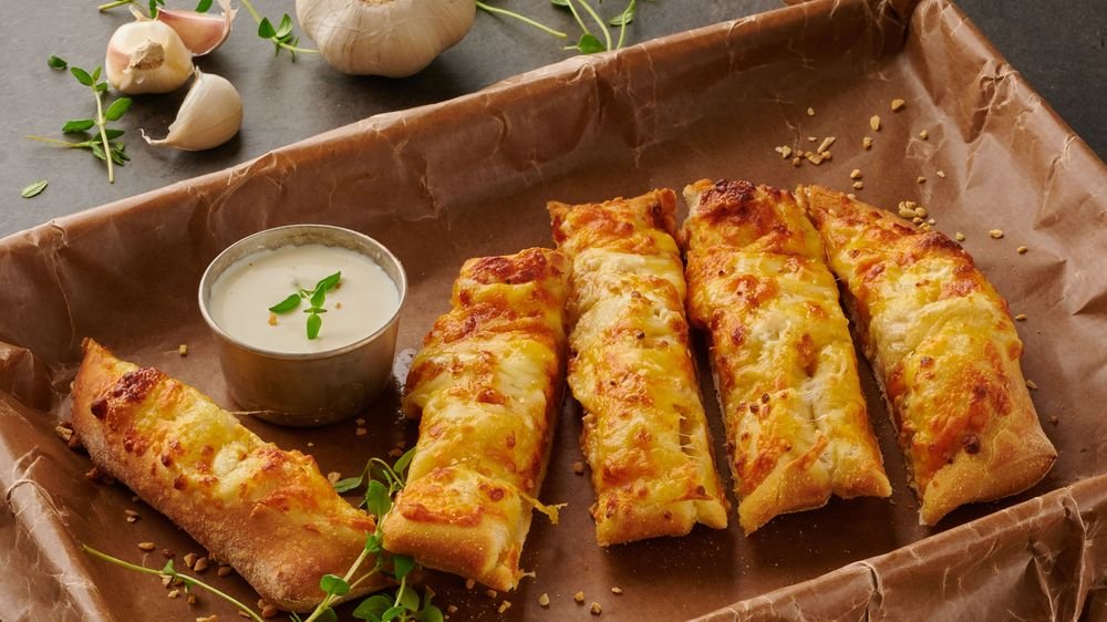 Creamy Cheddar Pizza Bread