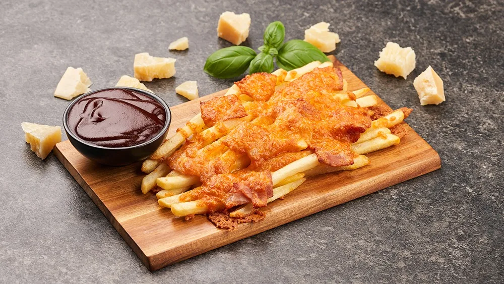 Friikartulid peekoni ja juustuga