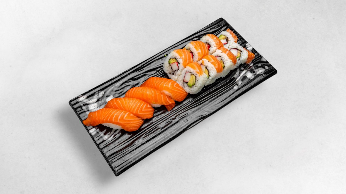 Lachs Sushi and Sake California Maki