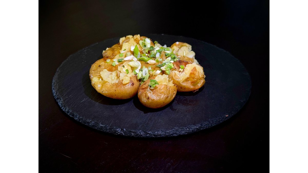 Cartofi proaspeți raclette zdrobiți