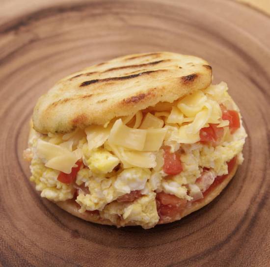 Arepa de Perico y queso