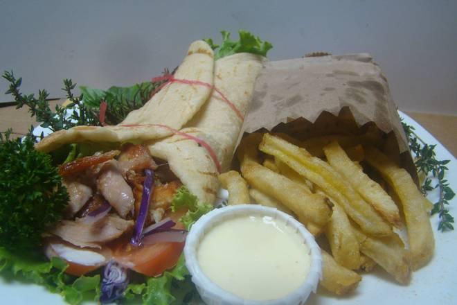 Sándwiche Gyro Artesanal Pollo en Combo