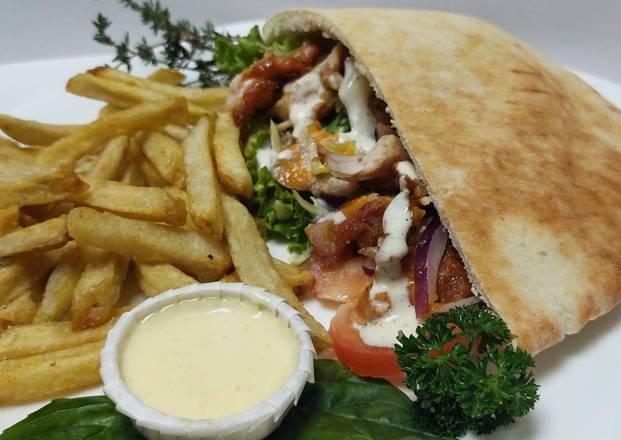 Shawarma Cordero Pita Combo