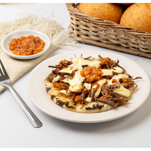 Arepa Carne Mechada y Queso