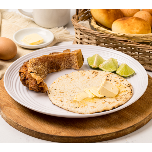 Chicharrón con Arepa