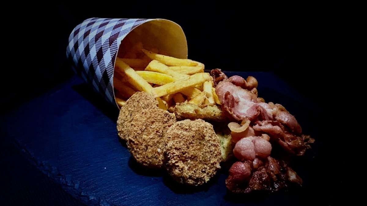 Falafel box hasábbal és baconnel