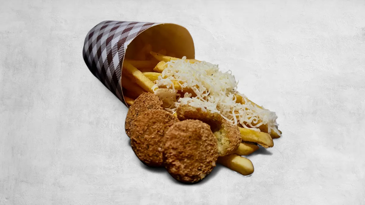 Falafel box hasábbal és sajttal