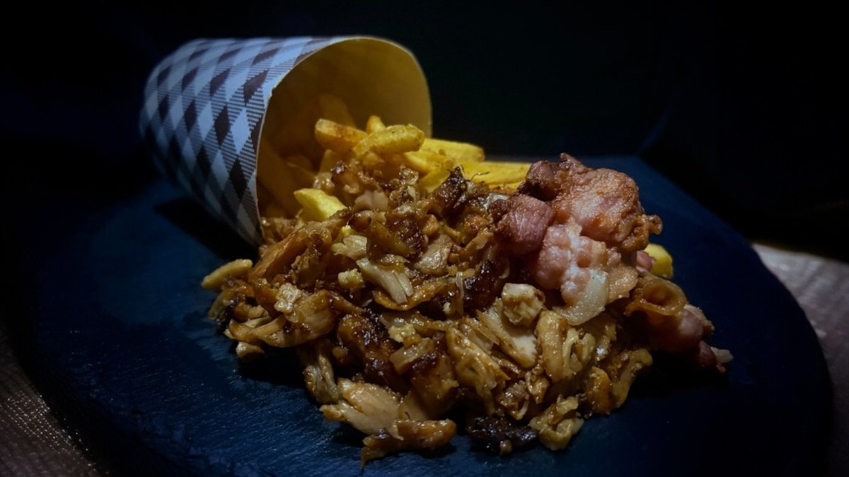 Gyros box hasábbal és baconnel