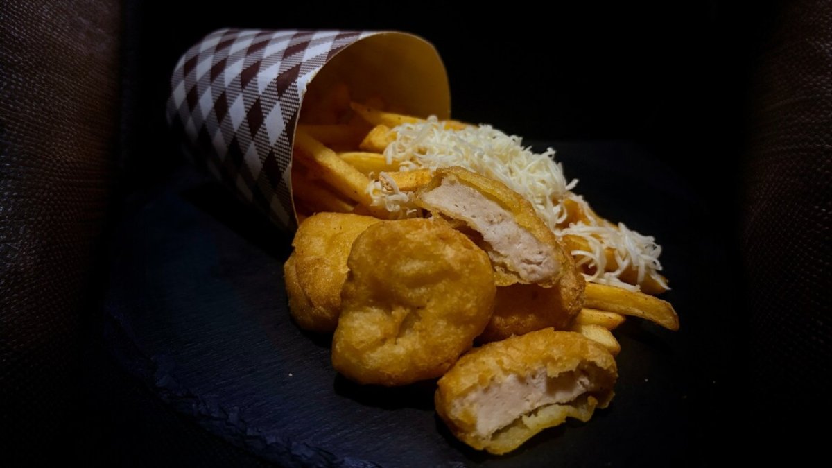Nuggets box hasábbal és sajttal