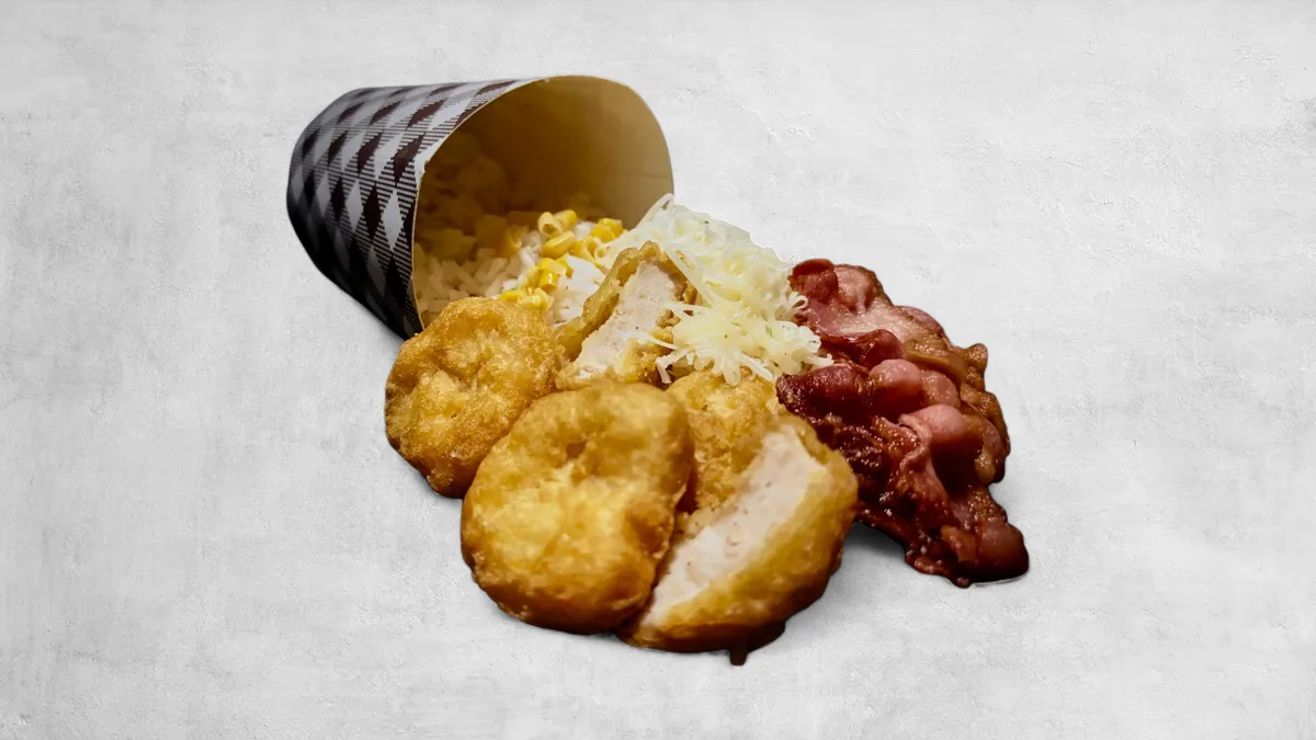 Nuggets box kukoricás rizzsel, sajttal és baconnel