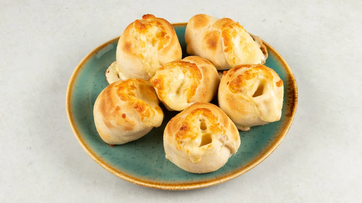 Pizzabrötchen mit Käsemix