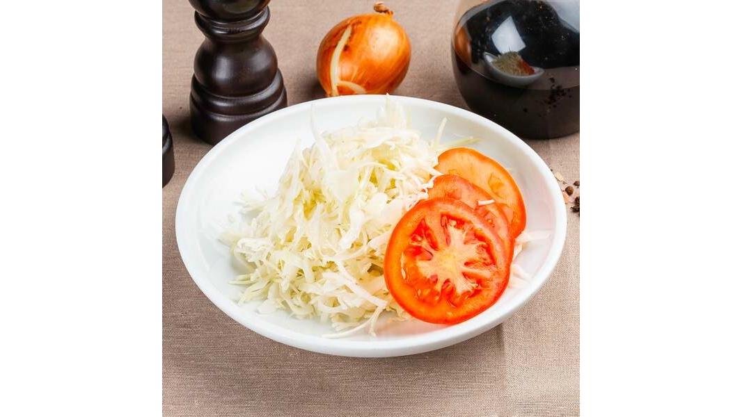 Cabbage Salad With Tomatoes