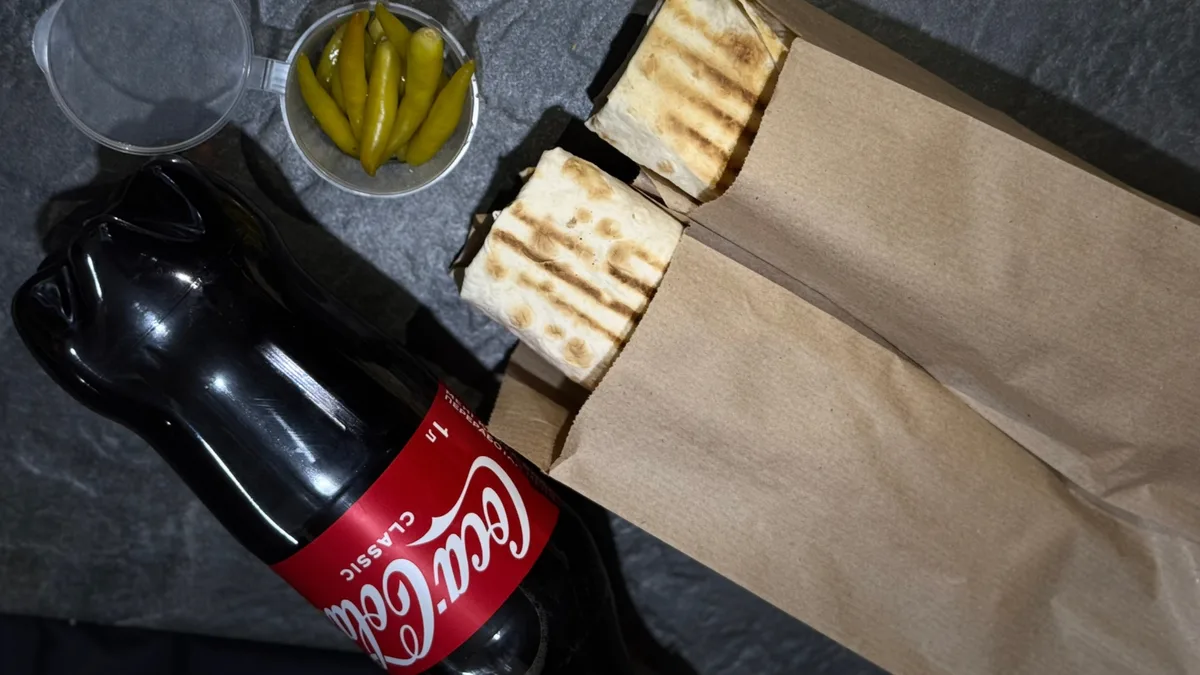 Комбо на двоих: Донер куриный (2шт), Перец пепперони (6шт), Coca cola 1л