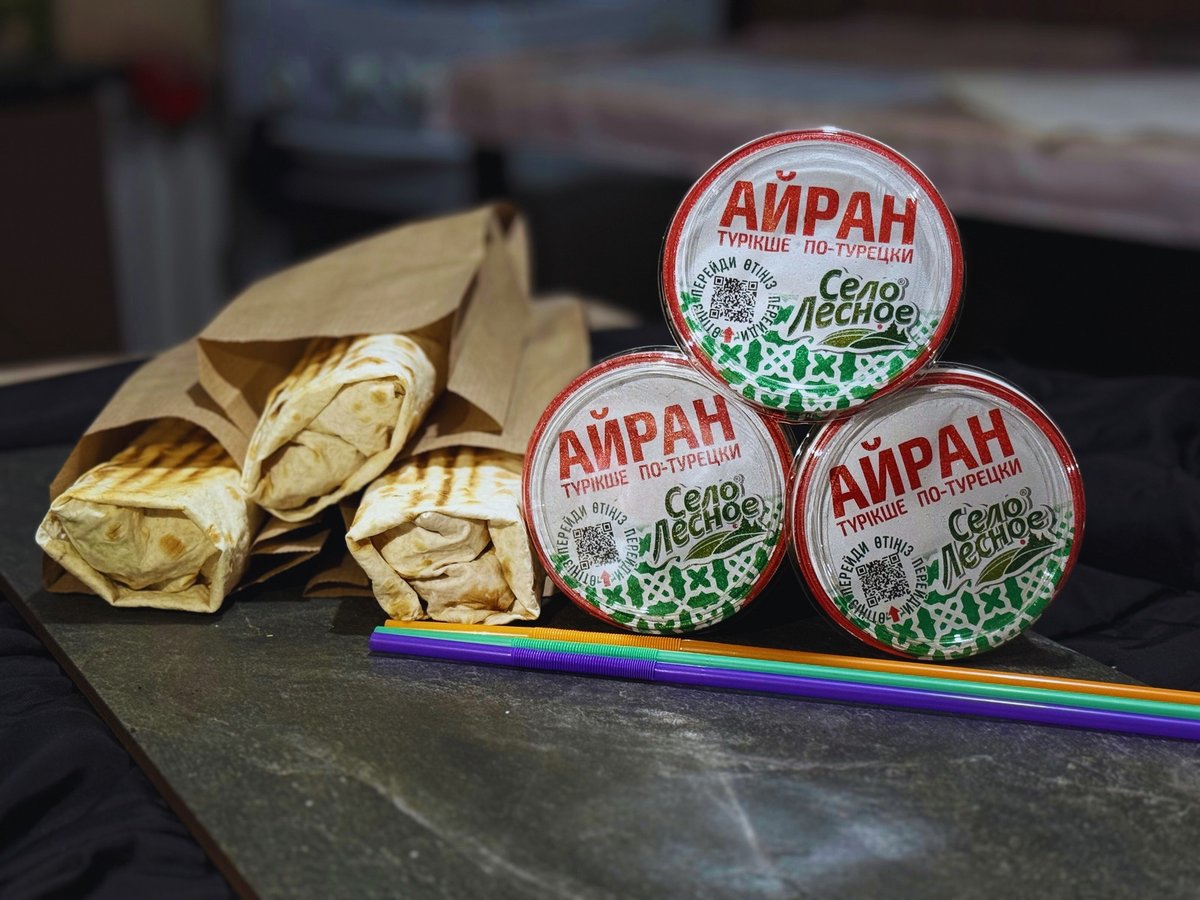 Комбо на троих с айраном: Куриный донер (3шт), айран(3шт),перец пепперони (12шт)