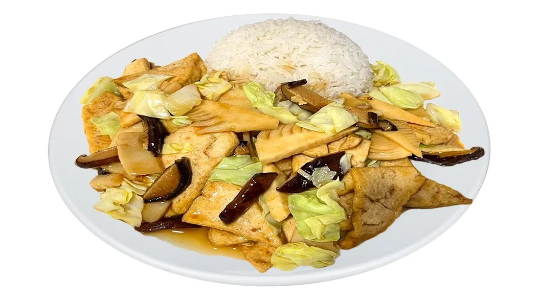C7. Tofu s bambusem a houbami s rýží 🌱