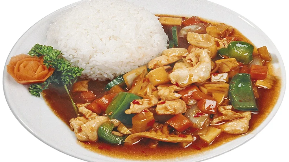 M6. Kuře ¨Kung- pao ¨s rýží 🌶