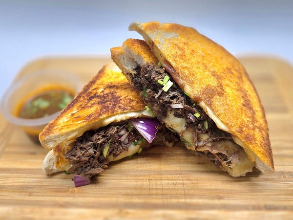 Double Birria Hovězí Sandwich