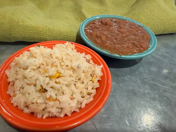 Side of rice /refried beans
