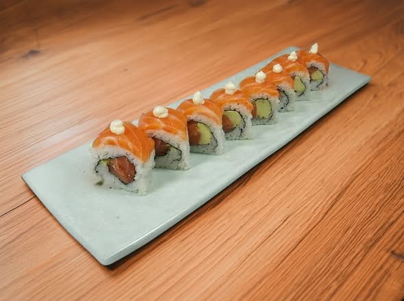 Oregon Salmon Roll ✦