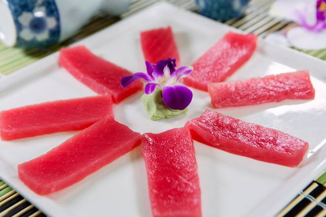 Tuna Sashimi ✦