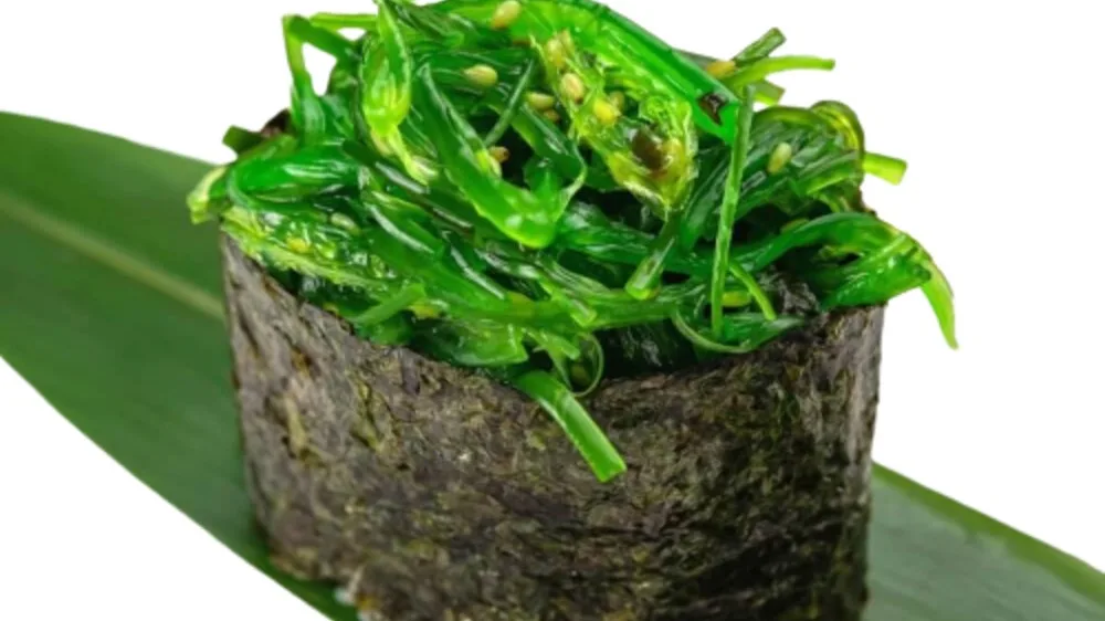 Gunkan chuka wakame