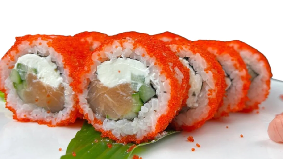 Kalifornia tobiko se sýrem Salmon
