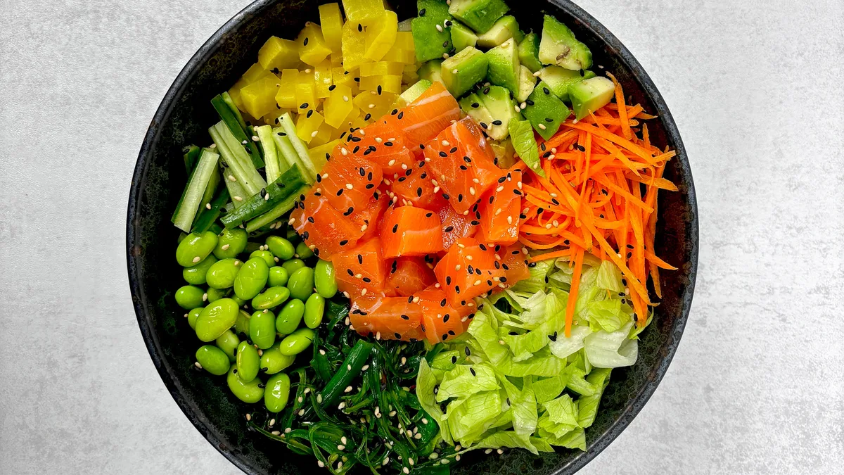 Poke green with Salmon