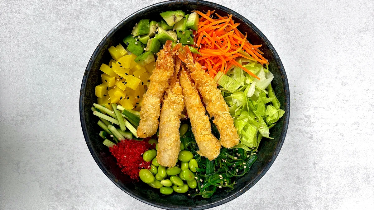 Poke green with Tempura Prawn(4ks)