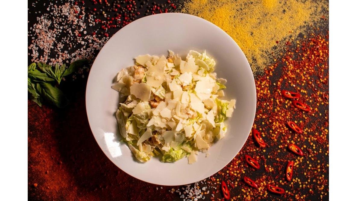 Salată Caesar