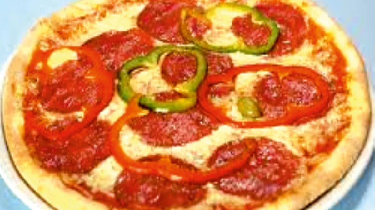 Pizza Salami and Paprika