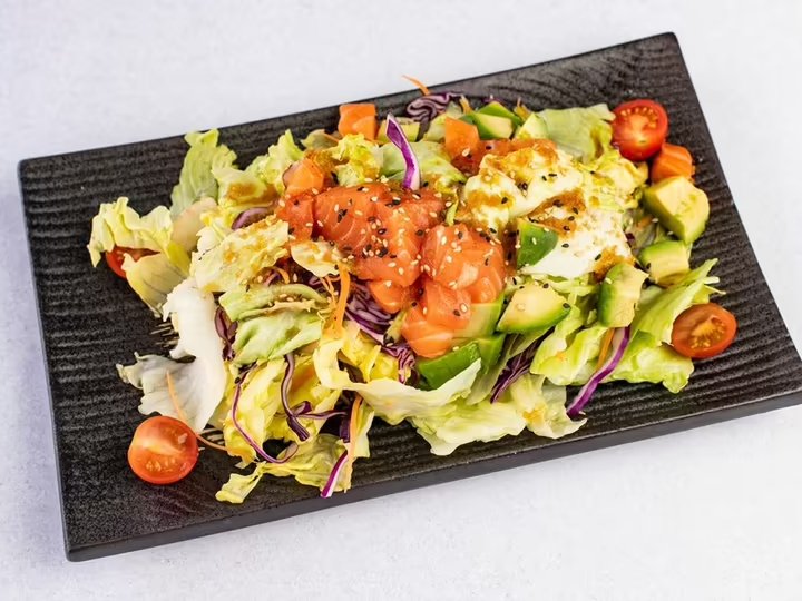 Losos avocado salát