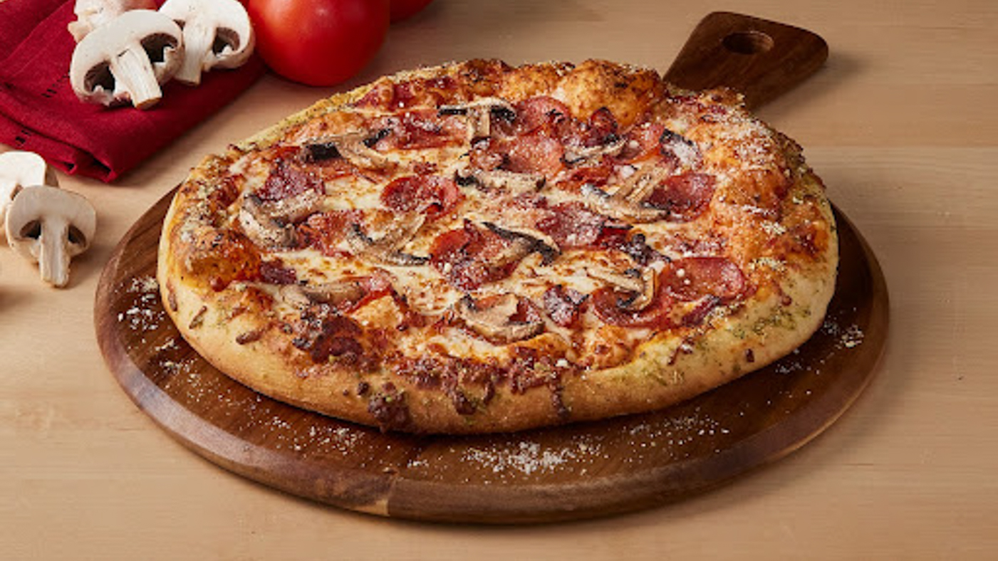 14'' Ultimate Canadian Pizza
