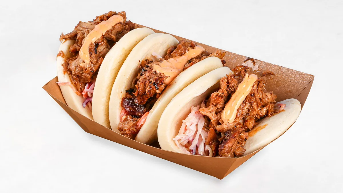 Bao Buns Pulled pork  s krompirčkom (3 kosi)
