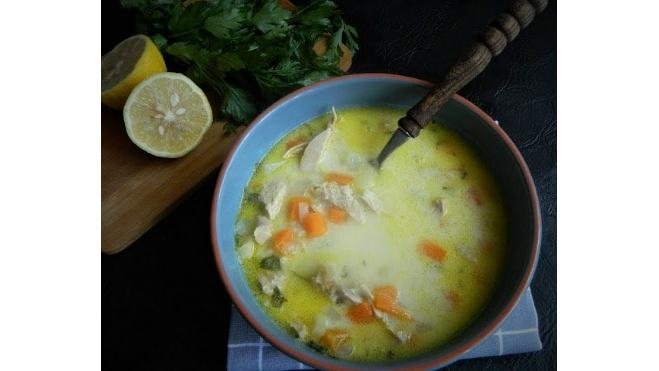 Ciorbă de pui a la grec