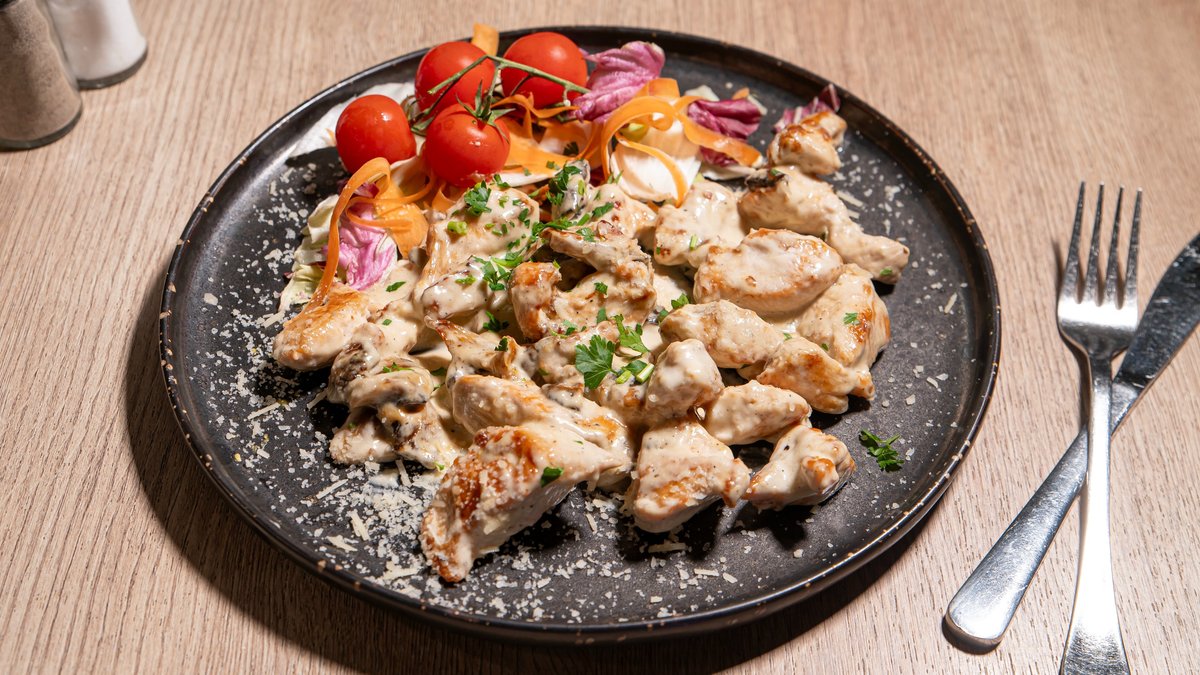 Piept de pui cu sos de ciuperci
