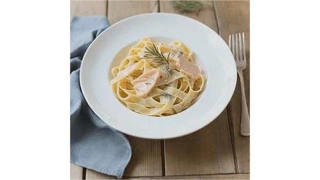 Tagliatelle cu somon afumat