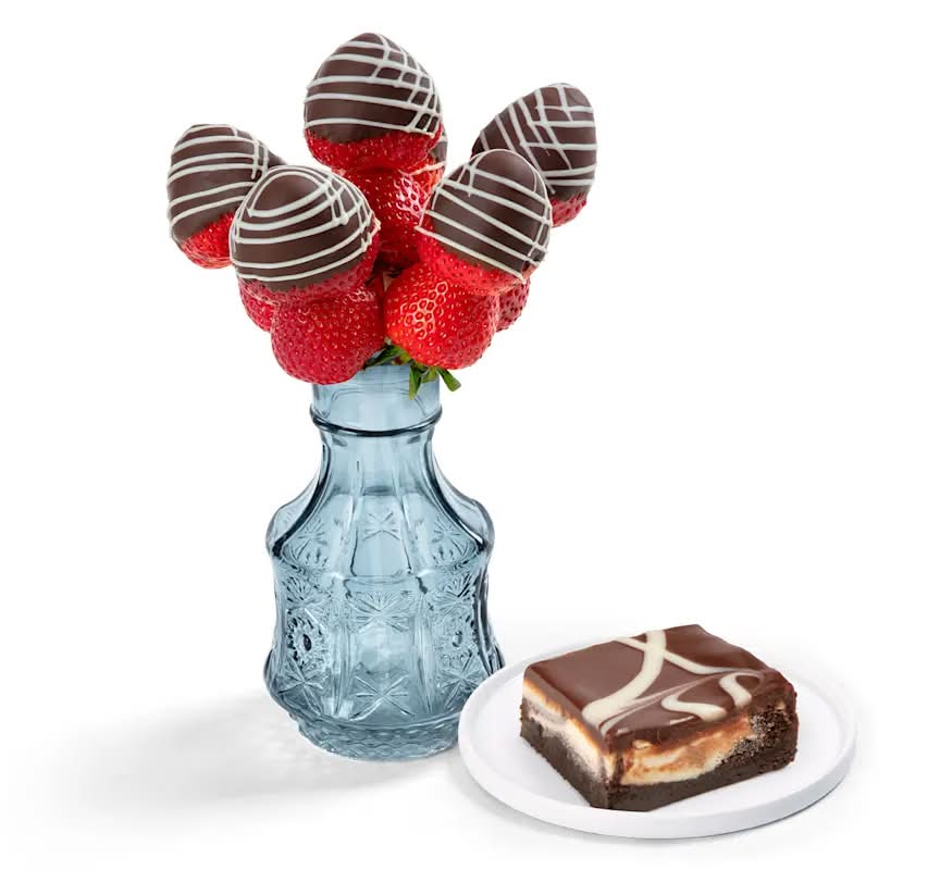Berry Sweet Arrangement with a Treat