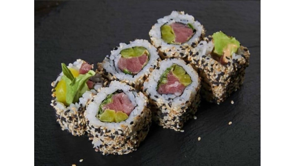 Maguro takuan maki