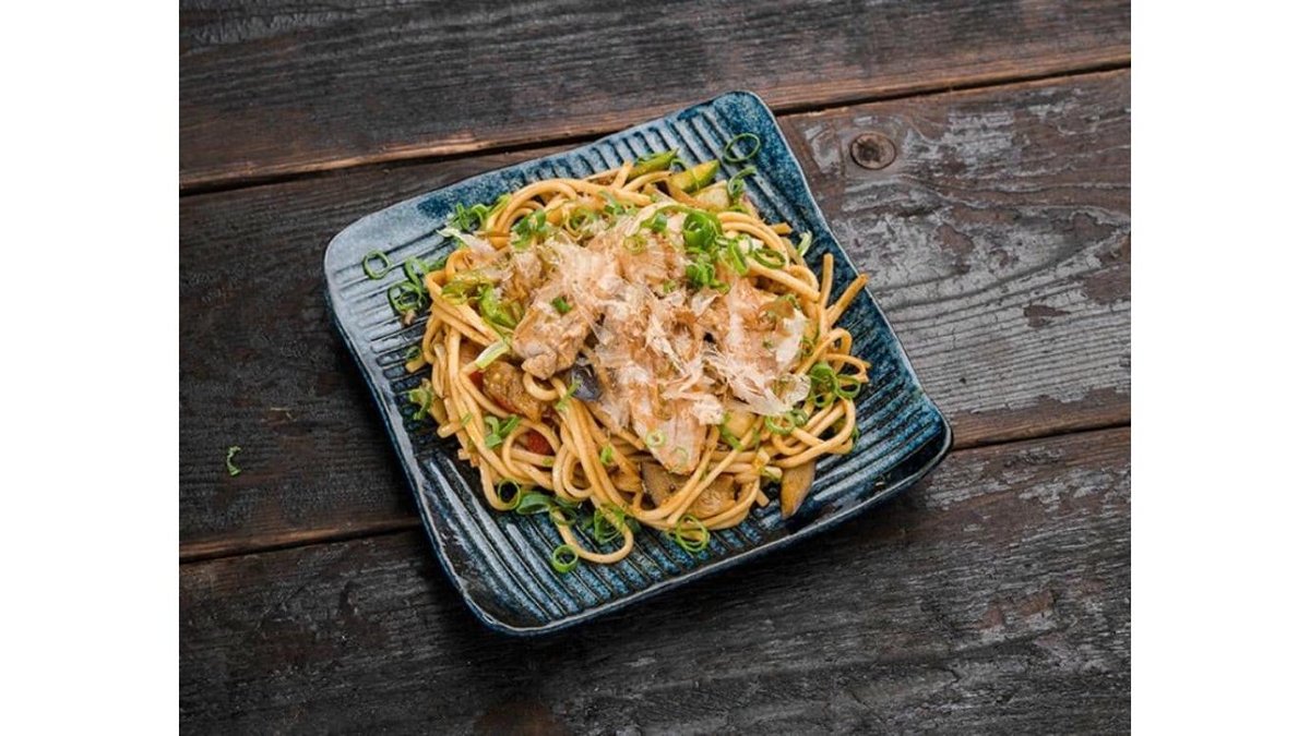 Udon noodles cu ton