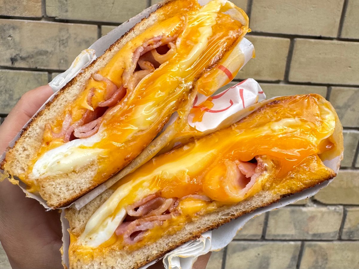 Bacon-sajtos