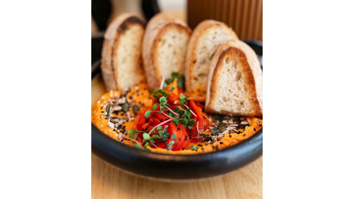 HUMMUS