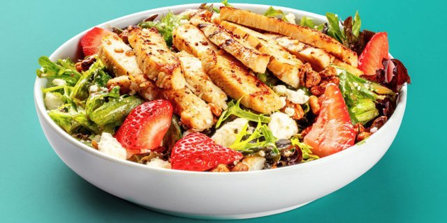 Berry Balsamic Chicken Salad Lunch Box