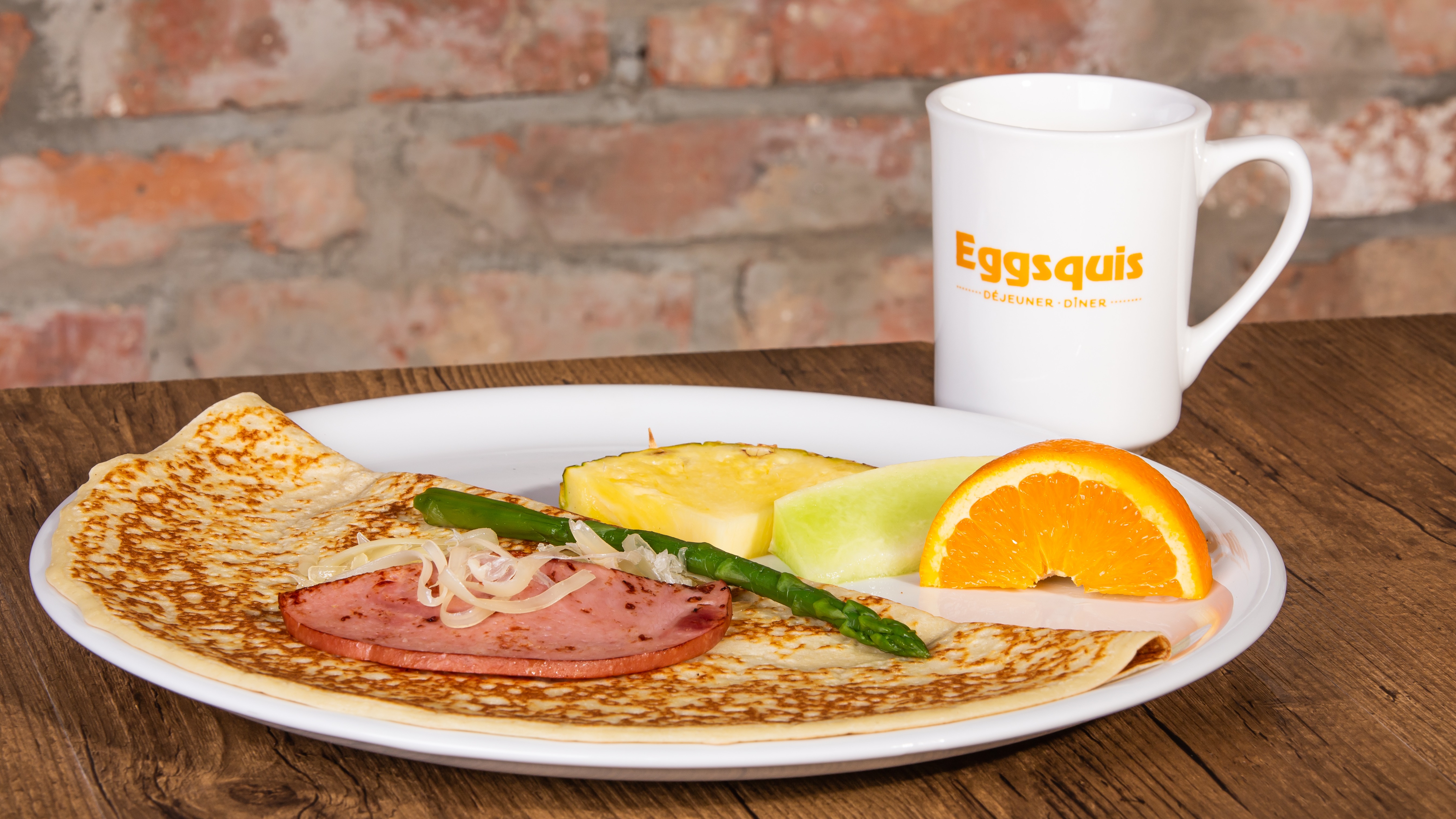 Crepe Asperges, jambon-suisse / Asparagus, Ham and Swiss Cheese crepe