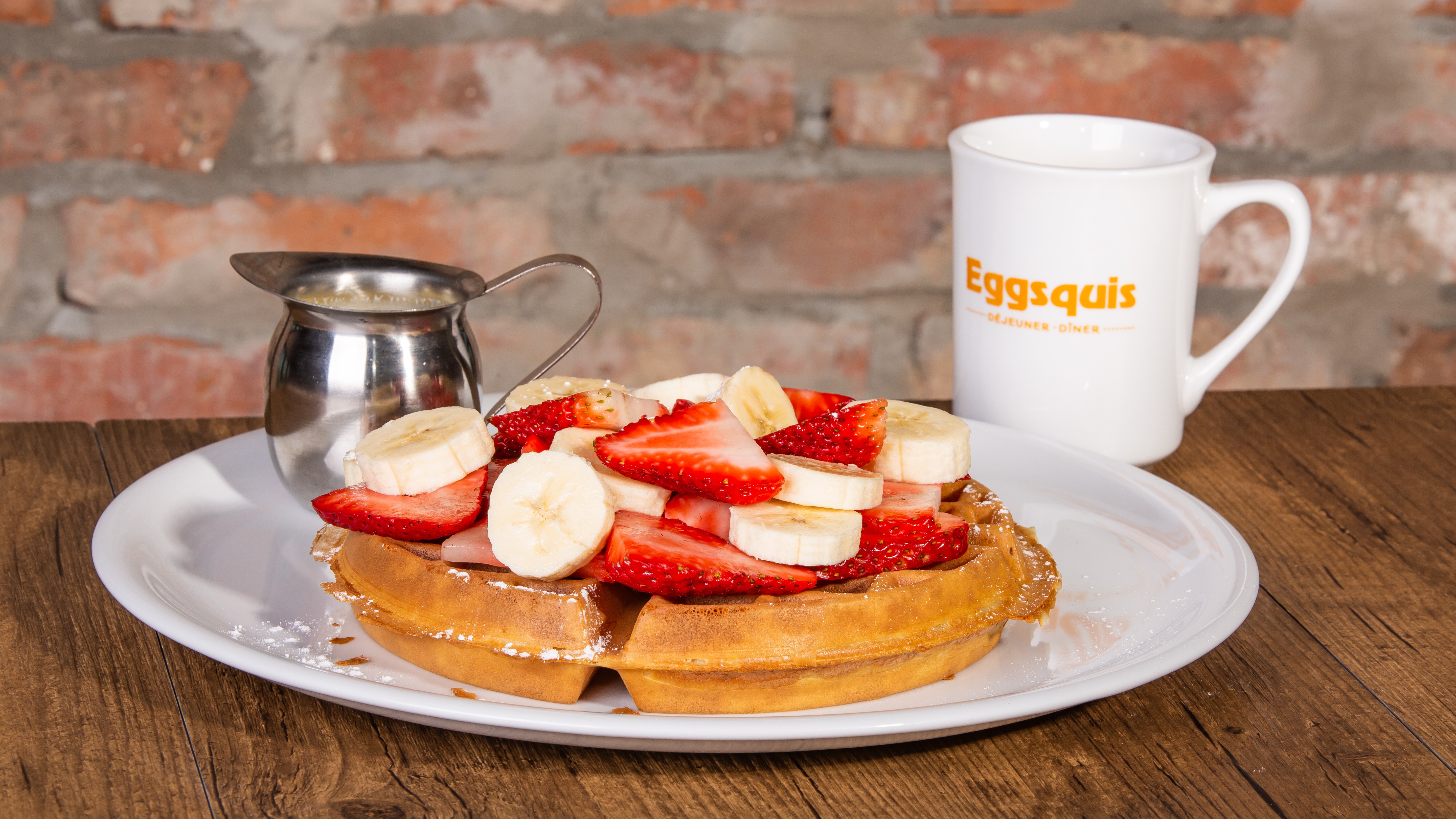 Gaufre Fraises, bananes et crème anglaise / Strawberries, Bananas and Custard