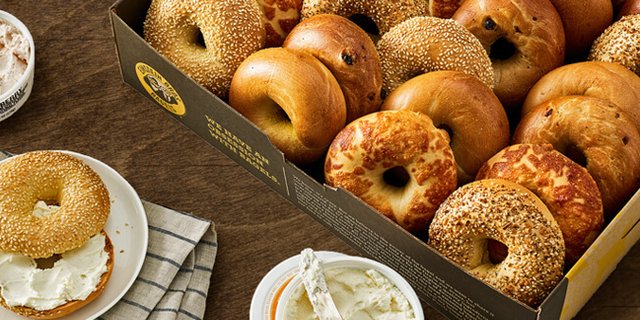 Baker's Dozen Bagels and Shmear