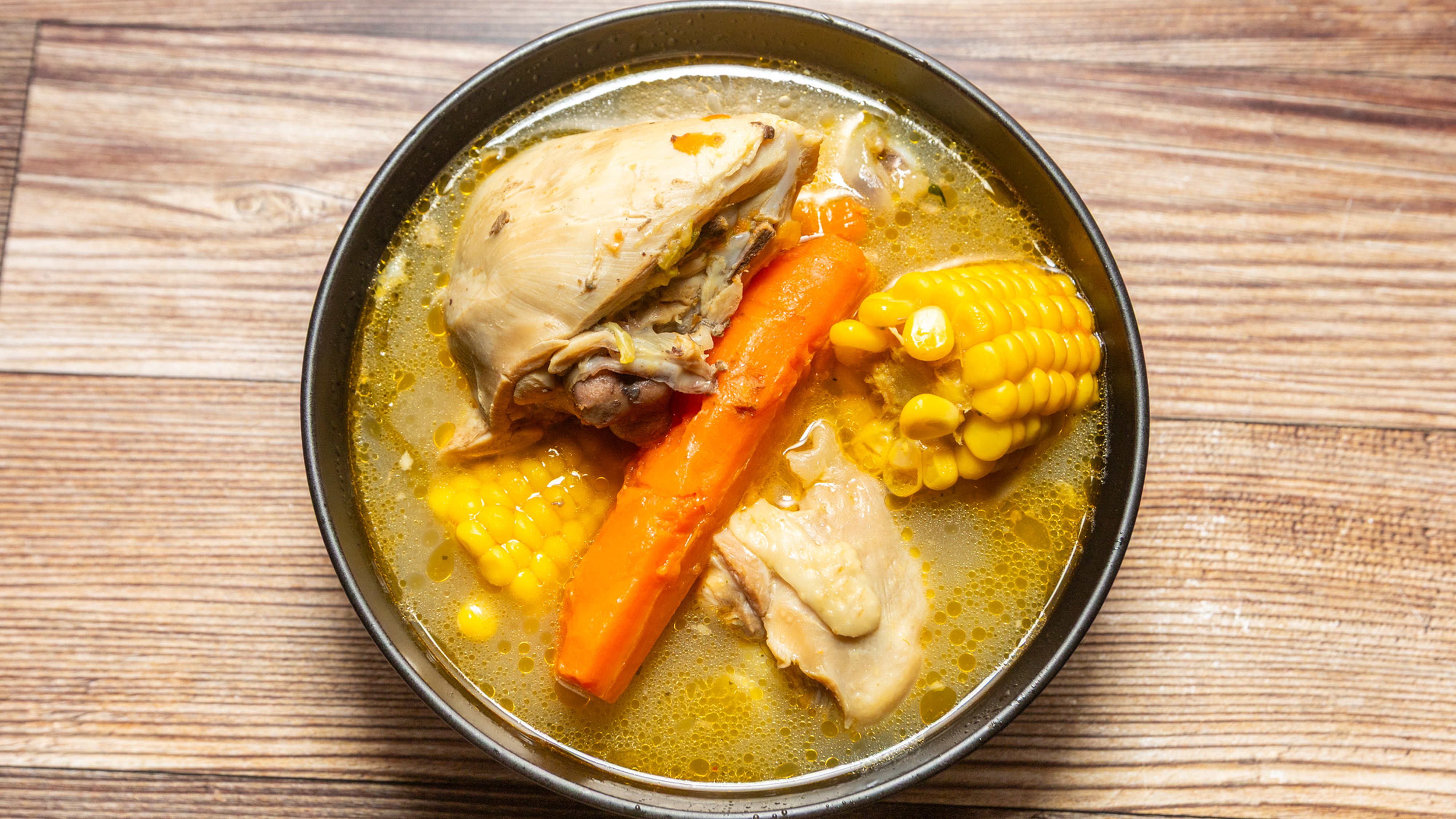 Caldo de Pollo
